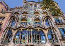 Explore to find Gaudi in Barcelona! – an awesome walking trip